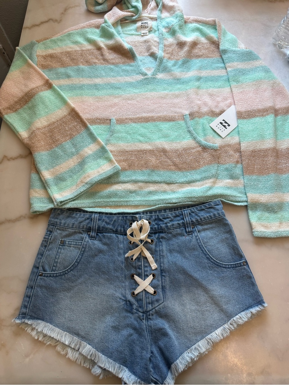 Billabong Knit Pullover Sweater & Denim shorts set